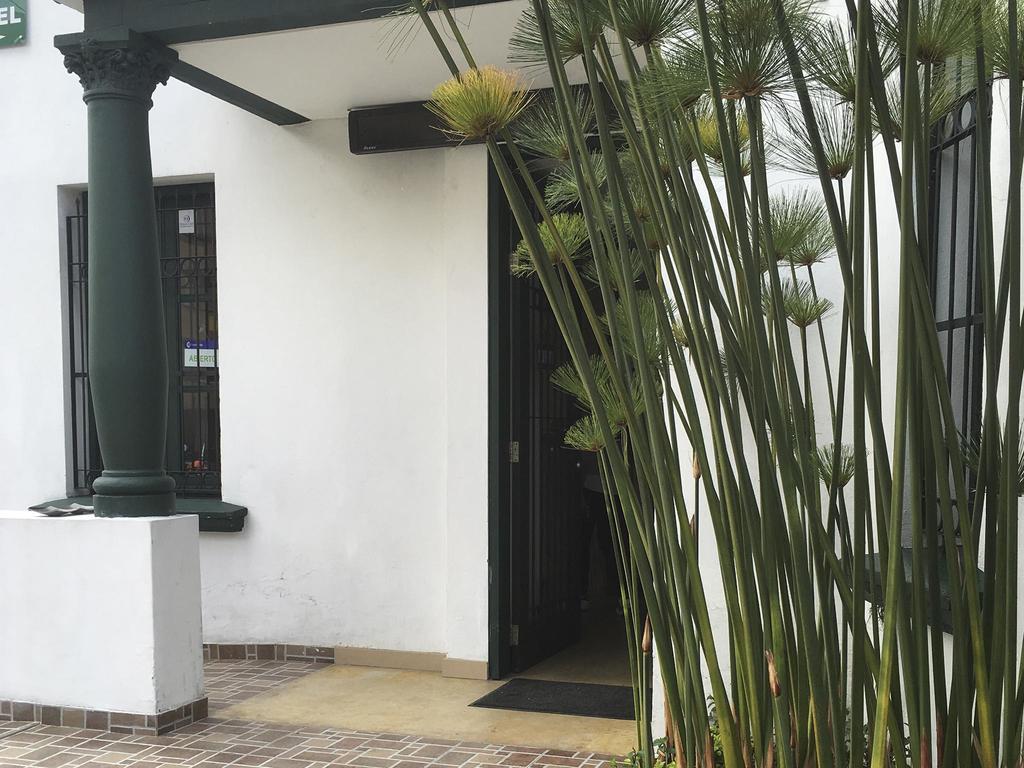 Hotel Ayenda La Tua Casa Bogotá Exterior foto