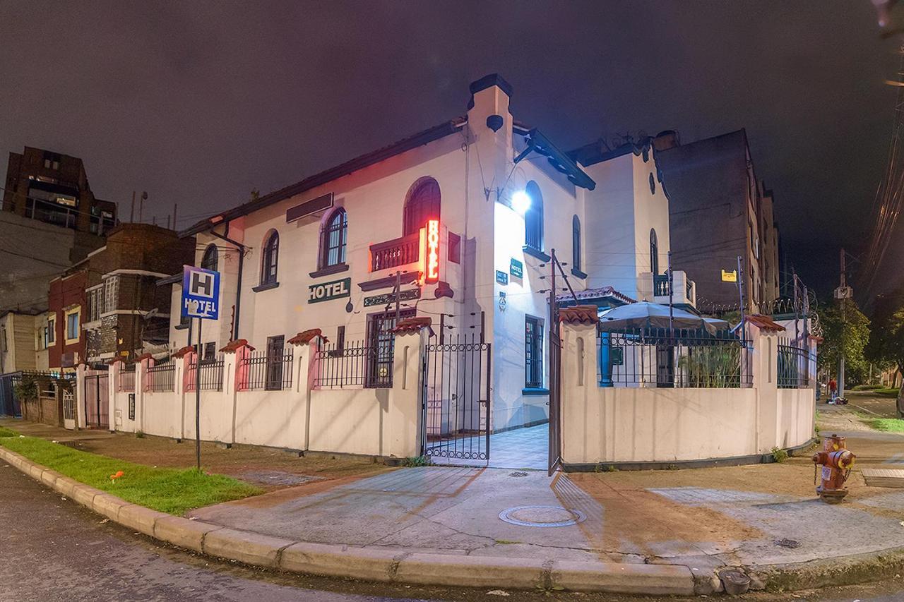 Hotel Ayenda La Tua Casa Bogotá Exterior foto